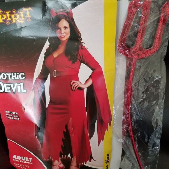 Halloween costume - Picture 1 of 4